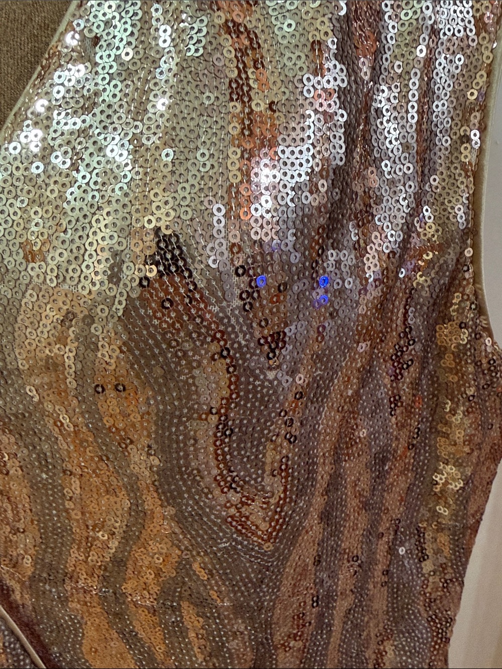 Halston Heritage Rose Gold V Neck Sleeveless Sequin Wrap-Front Top Medium NWOT - Picture 4 of 8